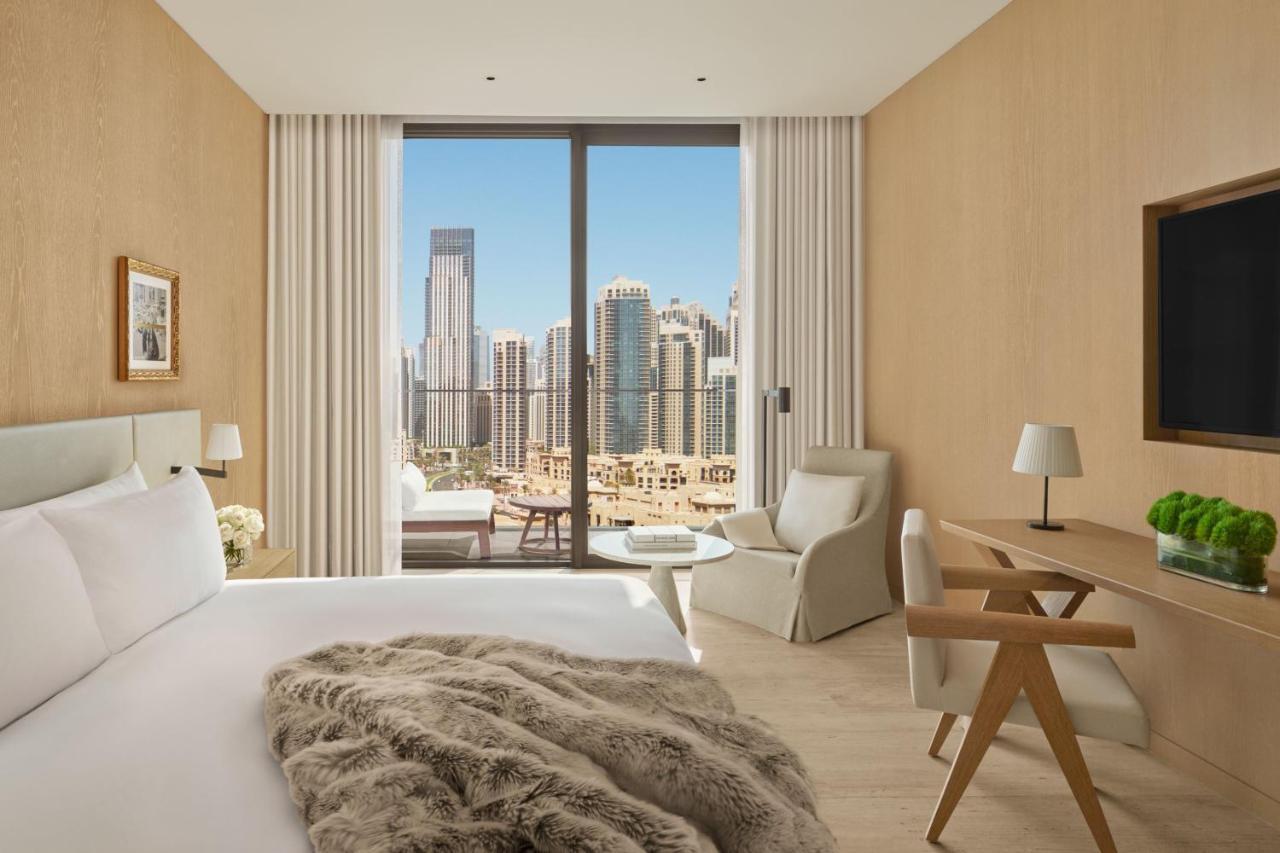 The Dubai Edition Kültér fotó A bedroom at the hotel