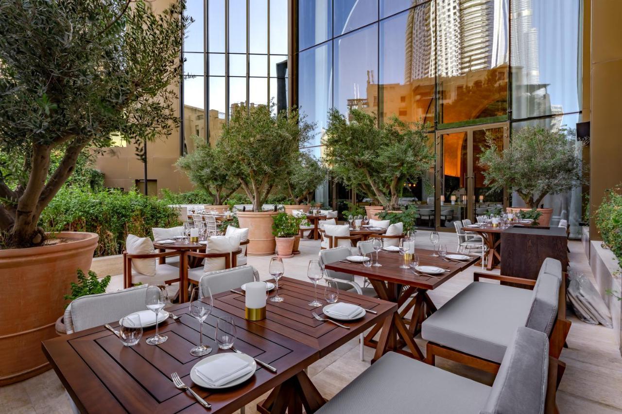 The Dubai Edition Kültér fotó The patio at the restaurant