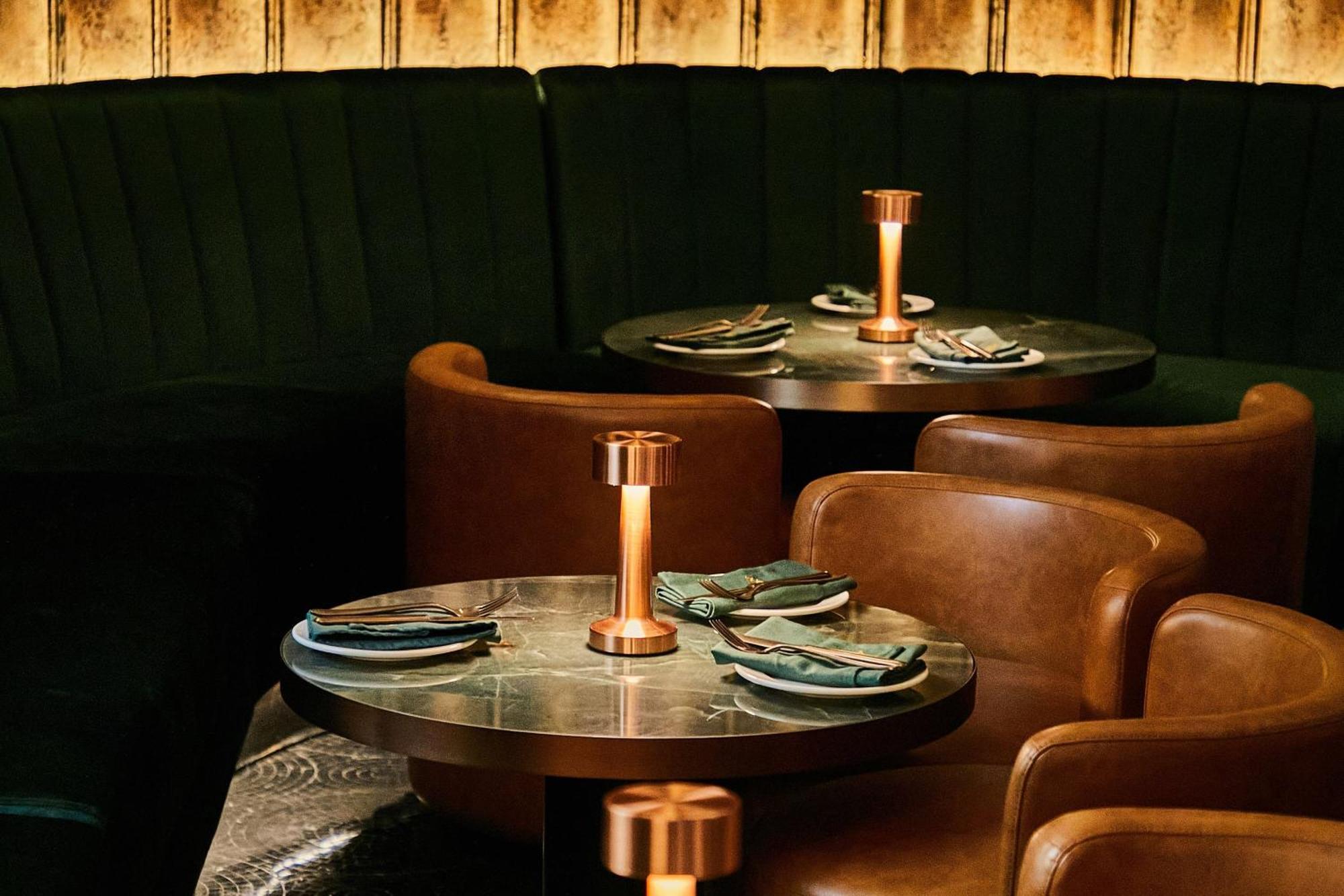 The Dubai Edition Kültér fotó Interior of the restaurant